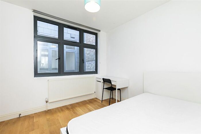 2 Bedroom Flat To Rent In Camden High Street, London, NW1
