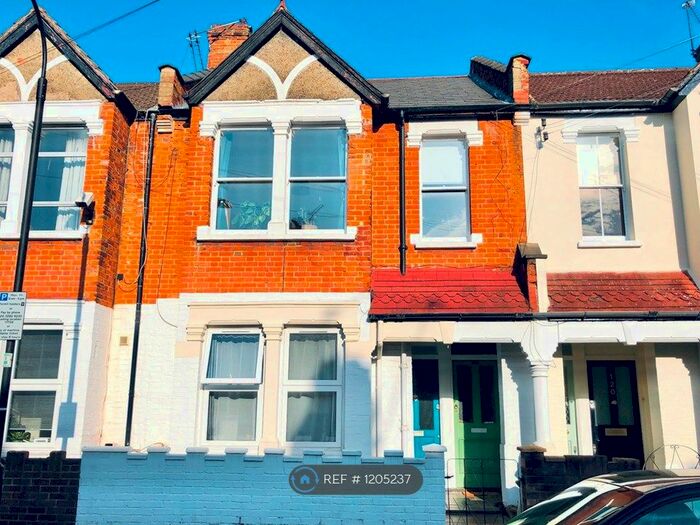 2 Bedroom Maisonette To Rent In Willow Vale, London W12