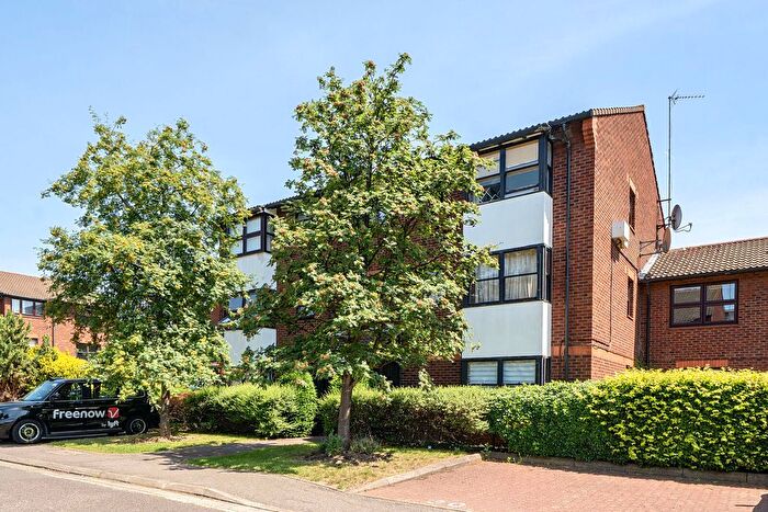 Studio To Rent In Mayfield Road, Wendell Park, London, W12