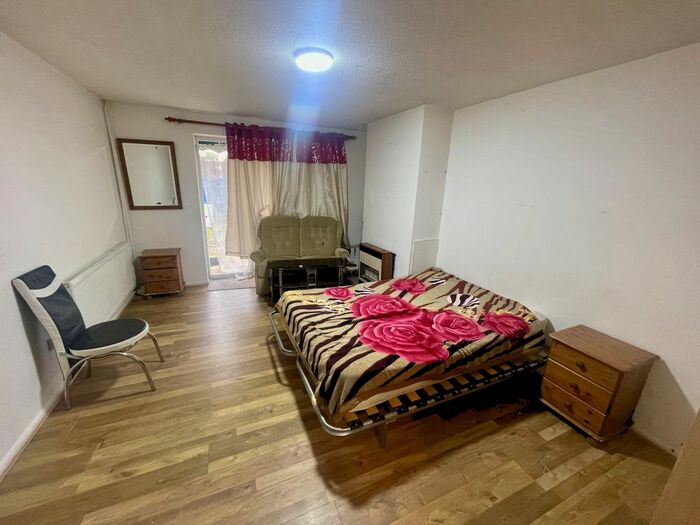 2 Bedroom Terraced House To Rent In Swallow Drive, Northolt, Greater London, UB5