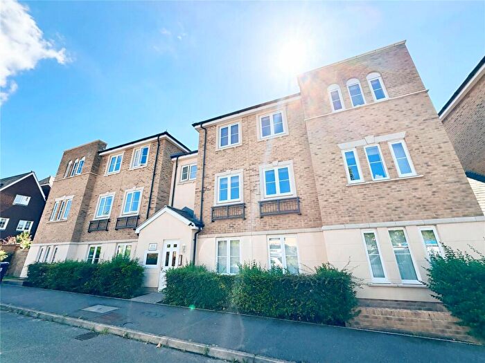 2 Bedroom Penthouse To Rent In Anstey Road, Farnham, Surrey, GU9