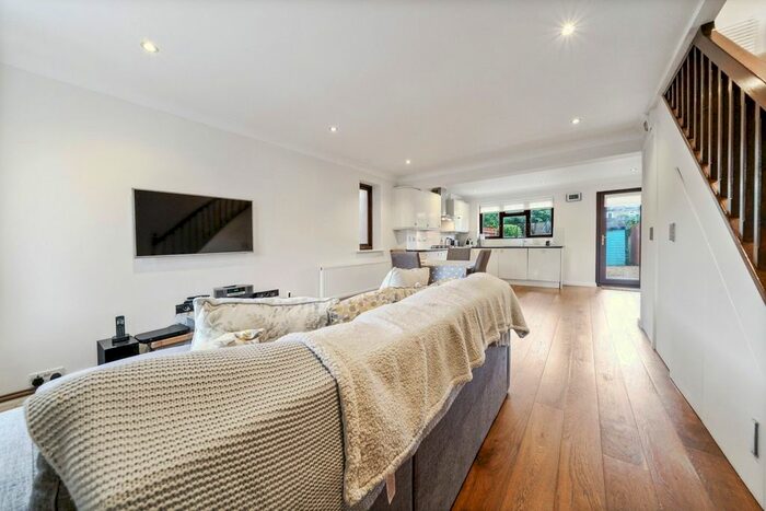 2 Bedroom Semi-Detached House To Rent In Rosethorn Close, Balham, SW12