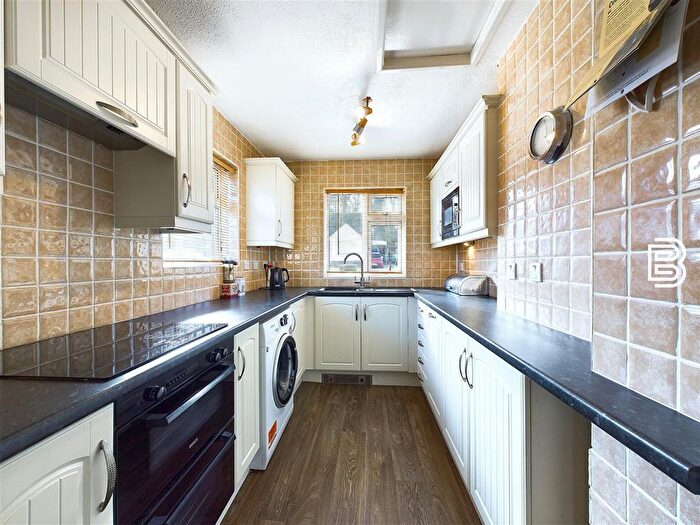 2 Bedroom Semi-Detached Bungalow For Sale In Collingwood Avenue, Bilton, Rugby, CV22