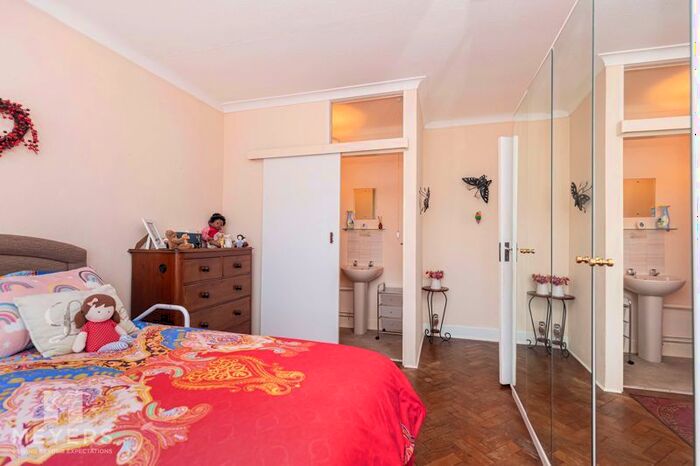 2 Bedroom Bungalow For Sale In Glendale Road, Bournemouth, BH6