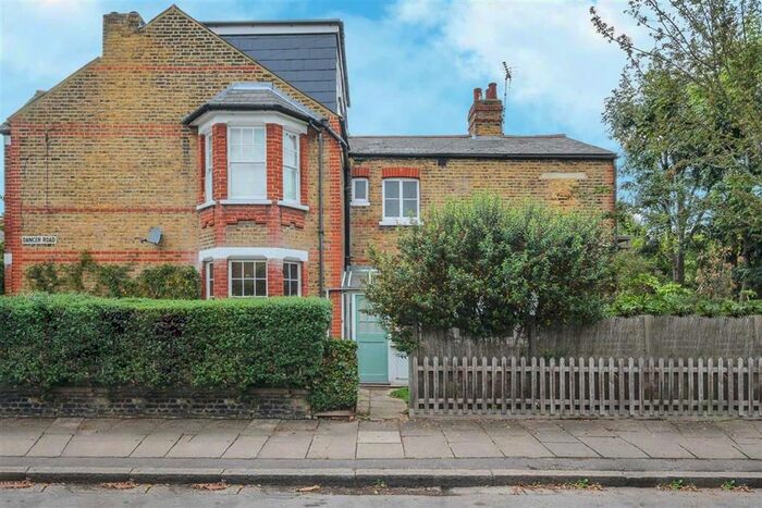 2 Bedroom Flat To Rent In Chilton Road, Kew, Richmond, TW9