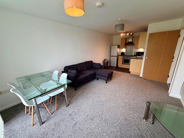 1 Bedroom Flat To Rent In Stillwater Drive, Sports City, Manchester, M11