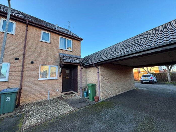 2 Bedroom End Of Terrace House For Sale In Longlands Court, Winslow, MK18