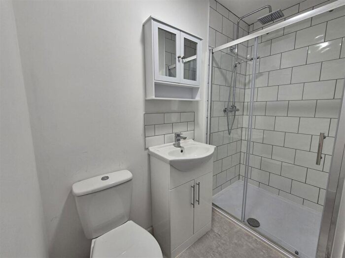 2 Bedroom Apartment To Rent In Stamford Street, Ashton-Under-Lyne, OL6