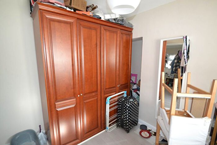1 Bedroom Semi-Detached House To Rent In Langdale Gardens, Perivale, UB6