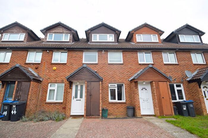 2 Bedroom Property To Rent In Ruskin Way, Colliers Wood, SW19