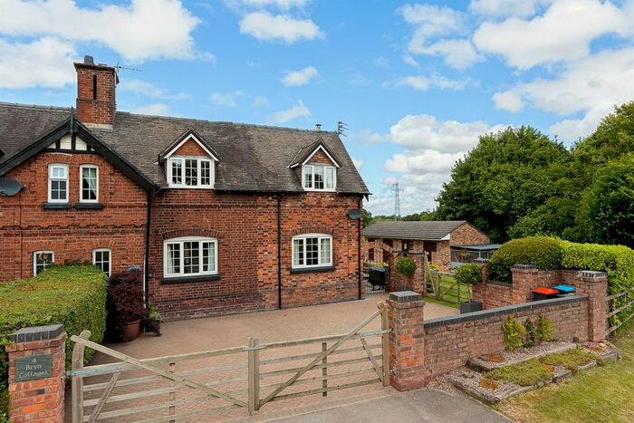 5 Bedroom Semi-Detached House For Sale In Bryn Cottages, Warrington Road, Gorstage, Northwich, CW8