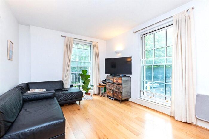 2 Bedroom Apartment To Rent In Owen Street, Angel, Islington, London, EC1V