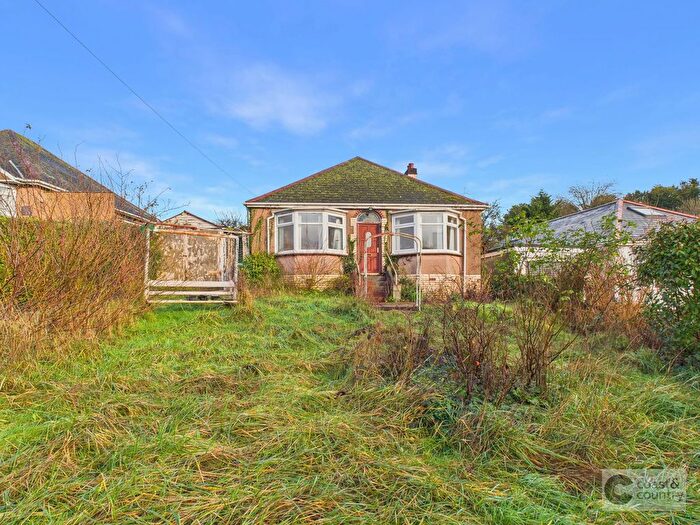 3 Bedroom Bungalow For Sale In Darran Road, Kingsteignton, TQ12