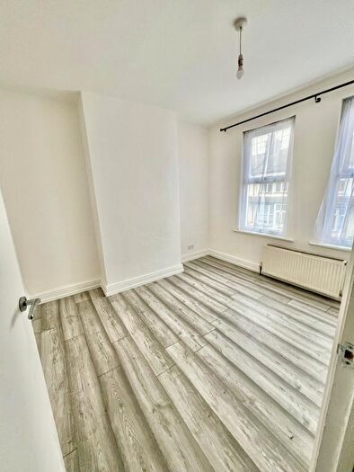 3 Bedroom Terraced House To Rent In Angle Road, West Thurrock, RM20