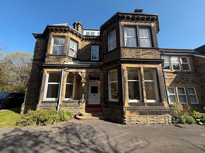 2 Bedroom Flat To Rent In Kings Road, Ilkley, West Yorkshire, LS29