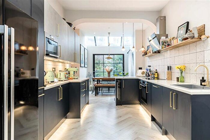 5 Bedroom House For Sale In Eastlake Road, Camberwell, SE5