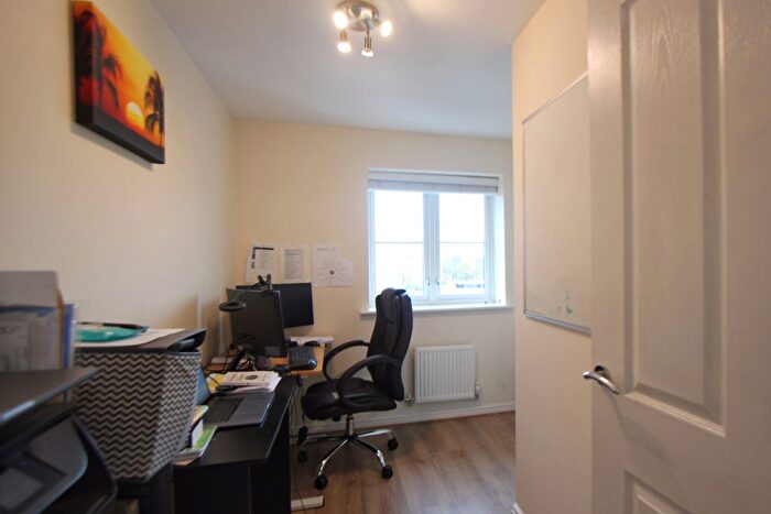 4 Bedroom Semi-Detached House To Rent In Collerne Street, Romford, RM3
