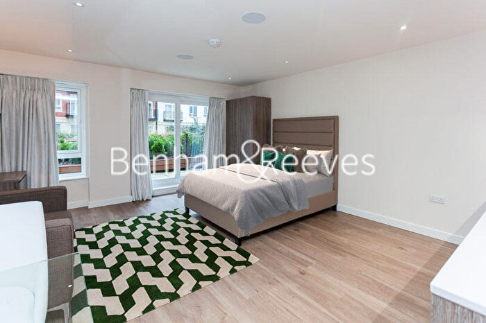 Studio To Rent In Beaufort Square, Colindale, NW9
