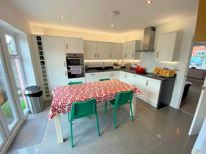 3 Bedroom Property To Rent In Badger Road, Thornbury, South