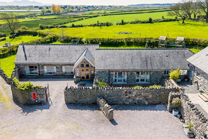 4 Bedroom Barn Conversion For Sale In Stad Clynnog, Dwyran, Llanfairpwllgwyngyll, LL61