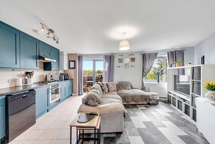 2 Bedroom Flat For Sale In Mayfield Road, Hersham, Walton-On-Thames, Surrey, KT12