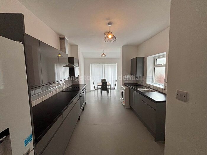 5 Bedroom Terraced House To Rent In Bedroom House At Brithdir Street, Cathays, CF24