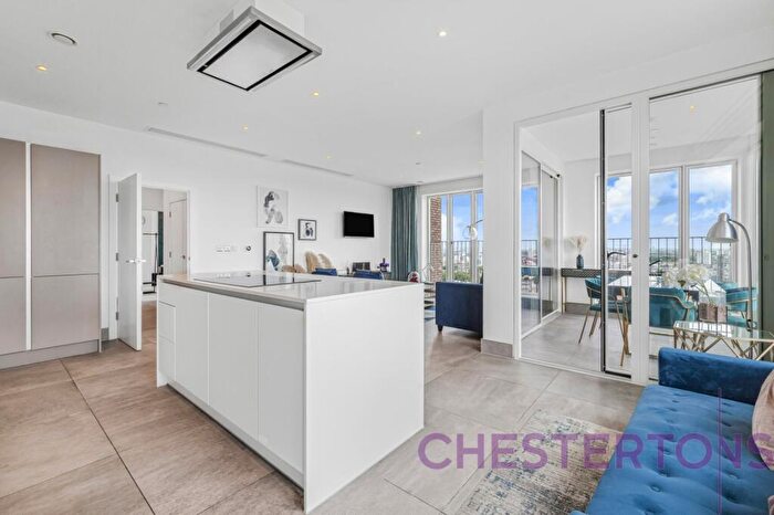 3 Bedroom Flat To Rent In Royal Captain Court, Arniston Way, E14