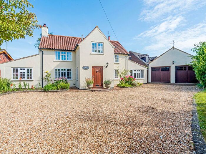 4 Bedroom Detached House For Sale In Foulsham Road, Bintree, Dereham, NR20