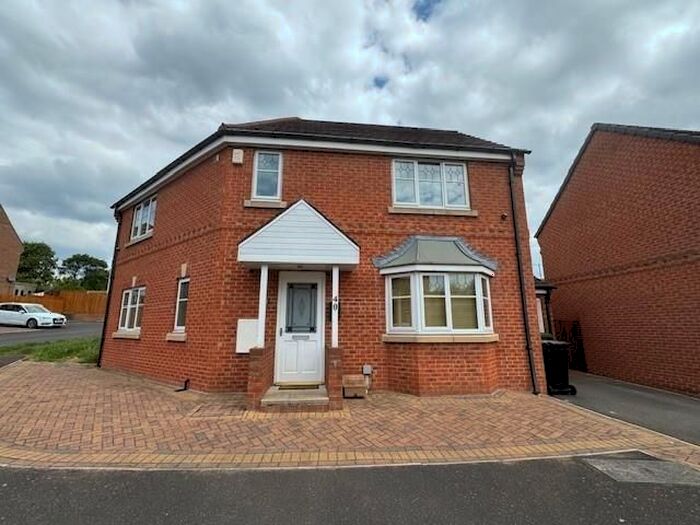 4 Bedroom Detached House To Rent In Digpal Road, Churwell, Morley, Leeds, LS27