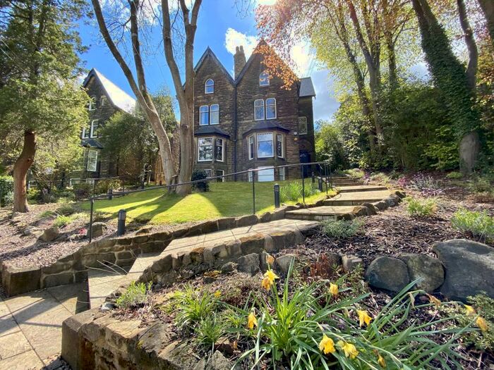 2 Bedroom Flat To Rent In Hollin Lane, Leeds, LS16