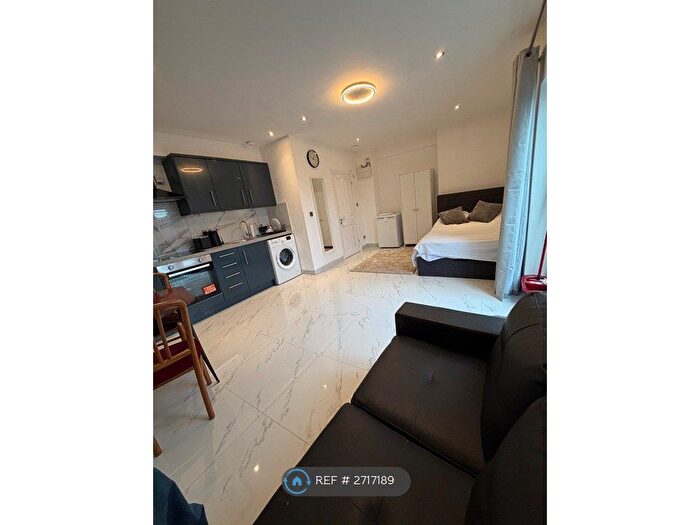 Studio To Rent In Harrow, Harrow, HA2