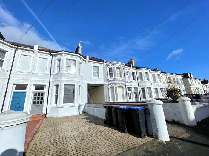 Studio To Rent In Lyndhurst Road, Worthing, West Sussex, BN11