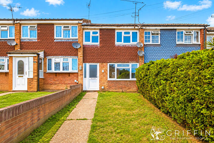 3 Bedroom Terraced House For Sale In Maycroft Avenue, Grays, RM17