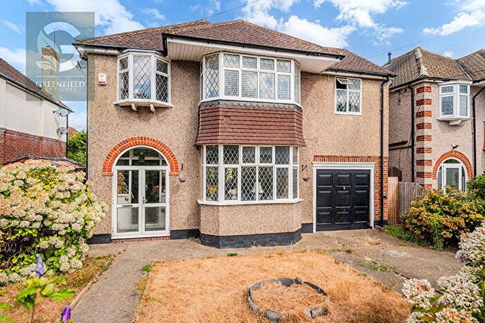4 Bedroom Detached House For Sale In Seymour Avenue, East Ewell, Epsom, Surrey, KT17