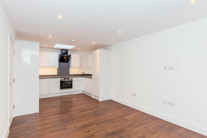 1 Bedroom Flat To Rent In Brighton Road, Purley, CR8