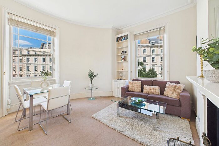 1 Bedroom Flat To Rent In St. Georges Square, Pimlico, London, SW1V