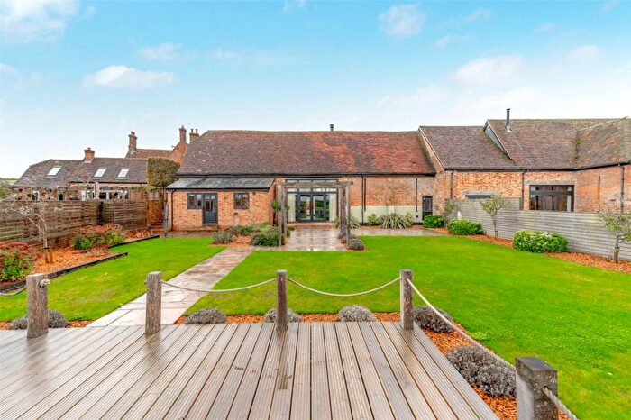 4 Bedroom Barn Conversion To Rent In Knowlton, Wimborne, Dorset, BH21