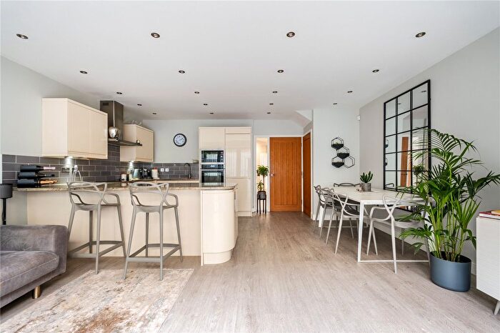 3 Bedroom Terraced House For Sale In Vyvyan Road, Bristol, BS8