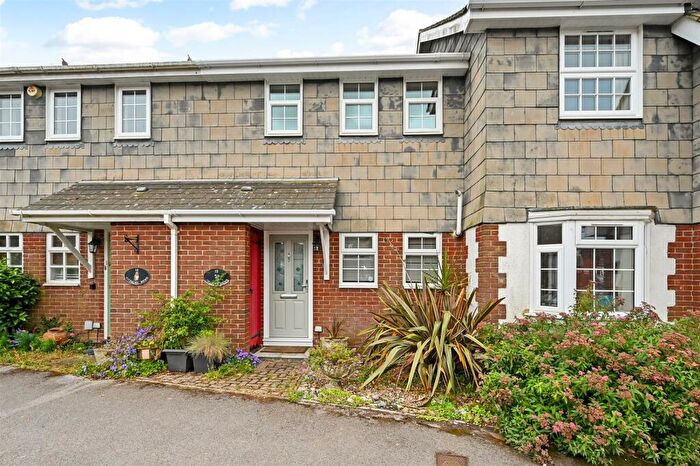 2 Bedroom Terraced House To Rent In Fitzalan Road, Arundel, BN18