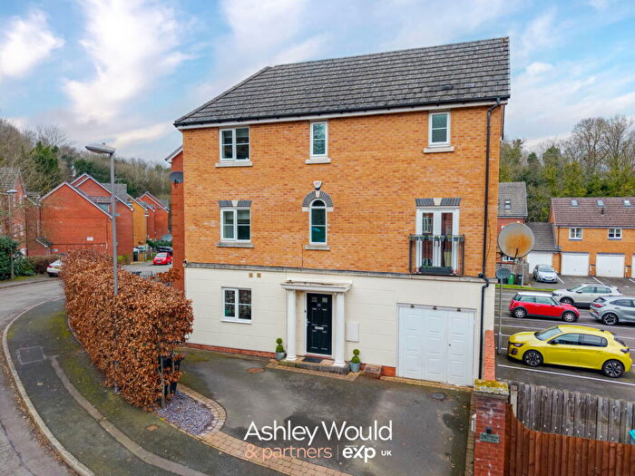 4 Bedroom End Of Terrace House For Sale In Clancey Way, Halesowen, B63