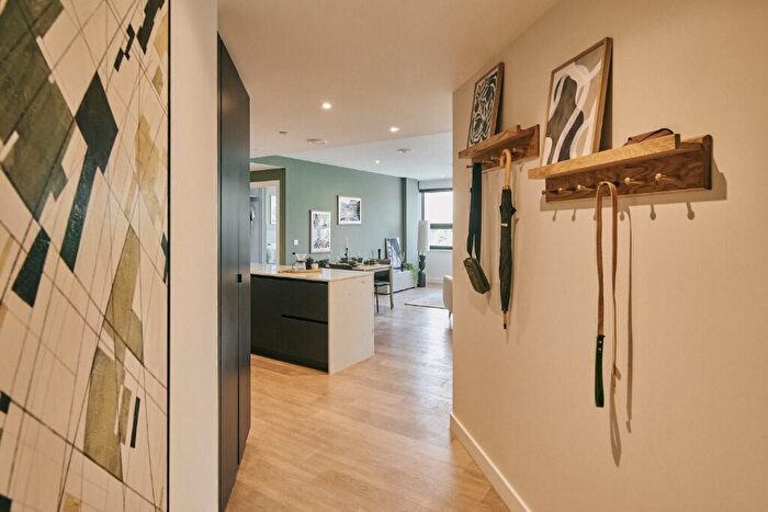 2 Bedroom Apartment To Rent In The Octagon, Birmingham, B3