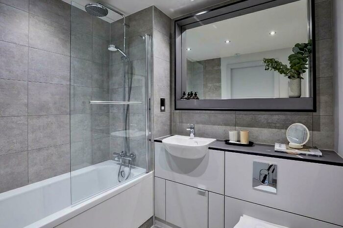 3 Bedroom Flat To Rent In Mustard Wharf At Tower Works, Industrial Collection, LS1