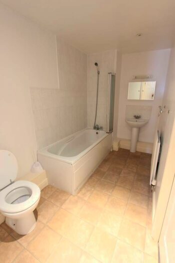 1 Bedroom Apartment To Rent In Winkfield Road, London, N22
