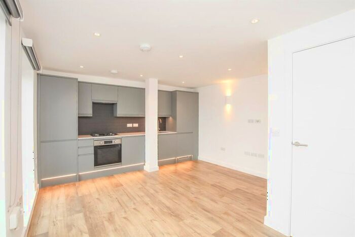 1 Bedroom Flat To Rent In Brent Street, Hendon, NW4