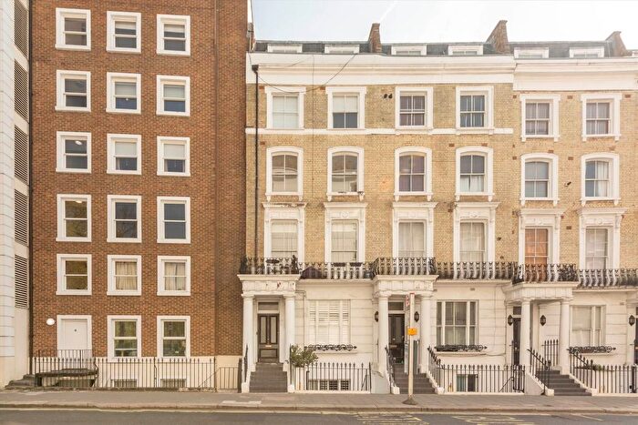 3 Bedroom Flat To Rent In Chepstow Road, London, W2