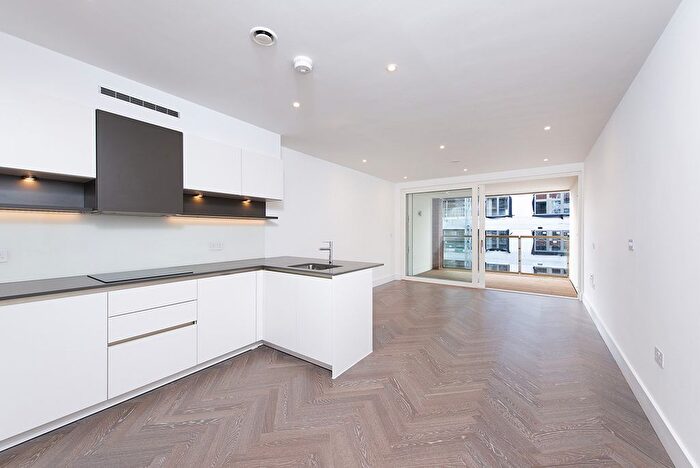 2 Bedroom Flat For Sale In London Square, Sterling Way, Islington, N7