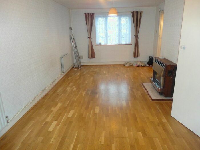 3 Bedroom Terraced House To Rent In Cobham Road, Hounslow TW5