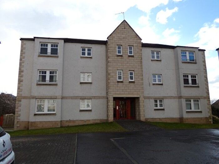 2 Bedroom Flat To Rent In Merchants Way, Inverkeithing, KY11