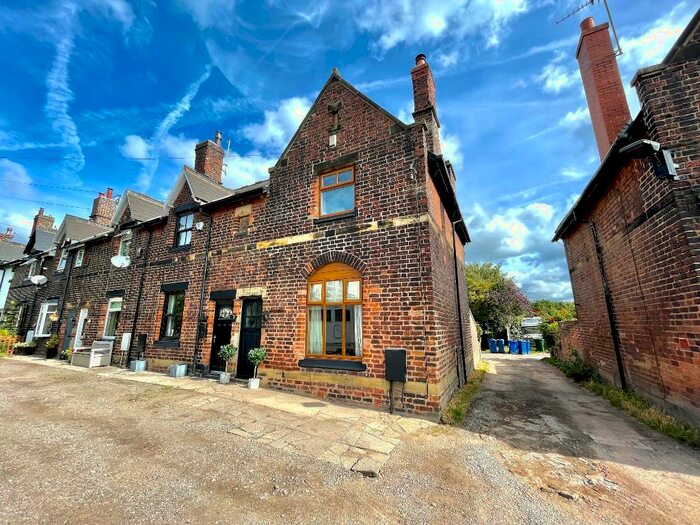 2 Bedroom End Of Terrace House For Sale In South Yorkshire Buildings, Silkstone Common, Barnsley, South Yorkshire, S75