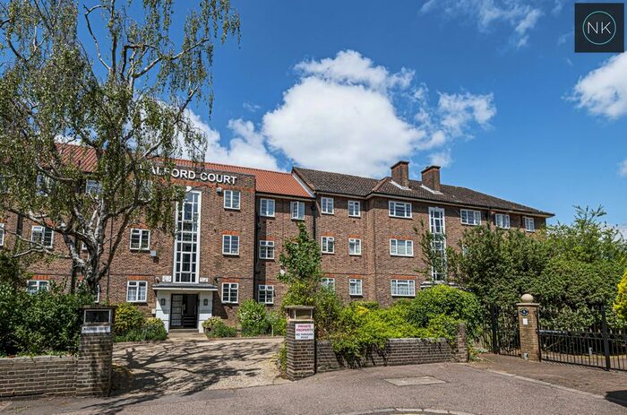 3 Bedroom Flat To Rent In Malford Court, The Drive, South Woodford, London, E18